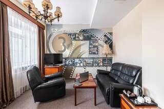 Гостиница Волна Нижний Новгород 2-комнатный номер люкс премиум с 1 двуспальной кроватью-8