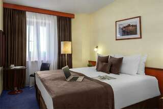 Гостиница Волна Нижний Новгород Стандарт с одной большой кроватью-1