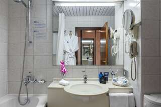 Гостиница Волна Нижний Новгород Номер люкс премиум с 1 двуспальной кроватью-6