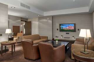 Гостиница Волна Нижний Новгород 2-комнатный номер люкс комфорт с 1 двуспальной кроватью-4